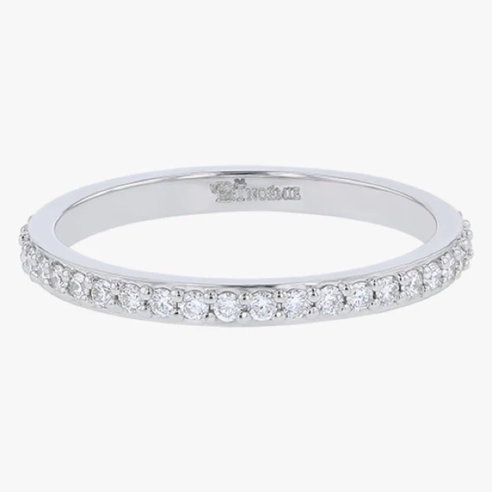 18K White Gold Diamond Band